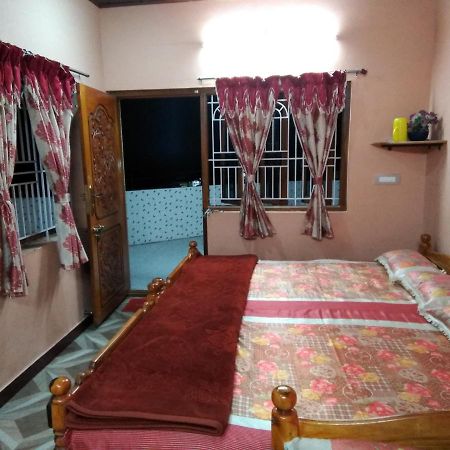 Maniis Homestay Vālpārai Esterno foto