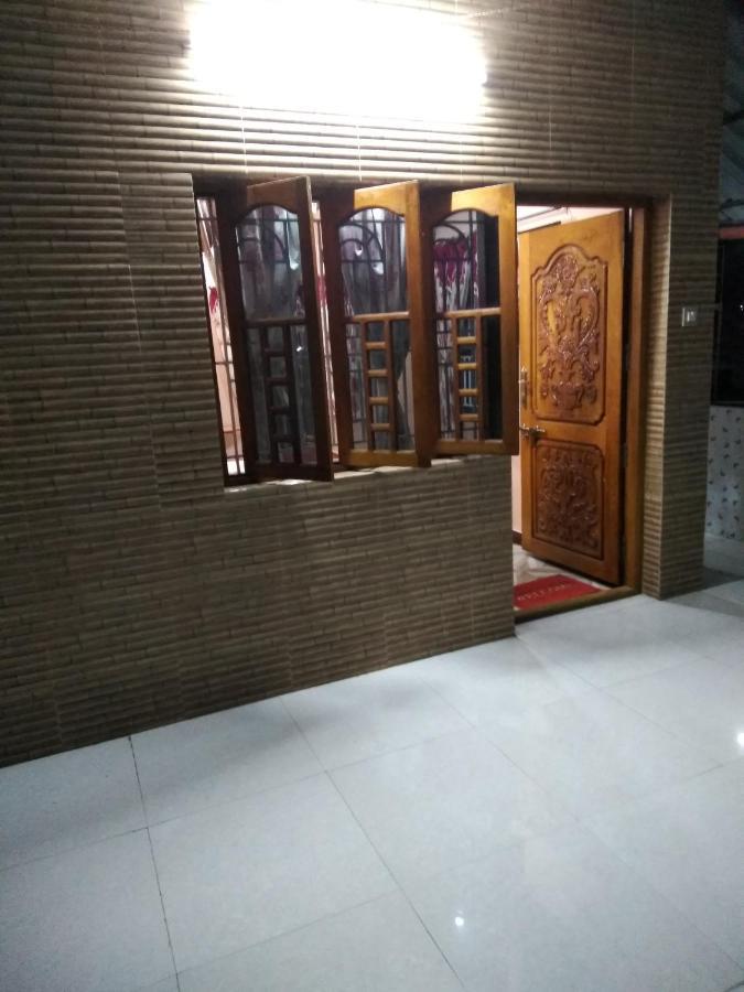 Maniis Homestay Vālpārai Esterno foto