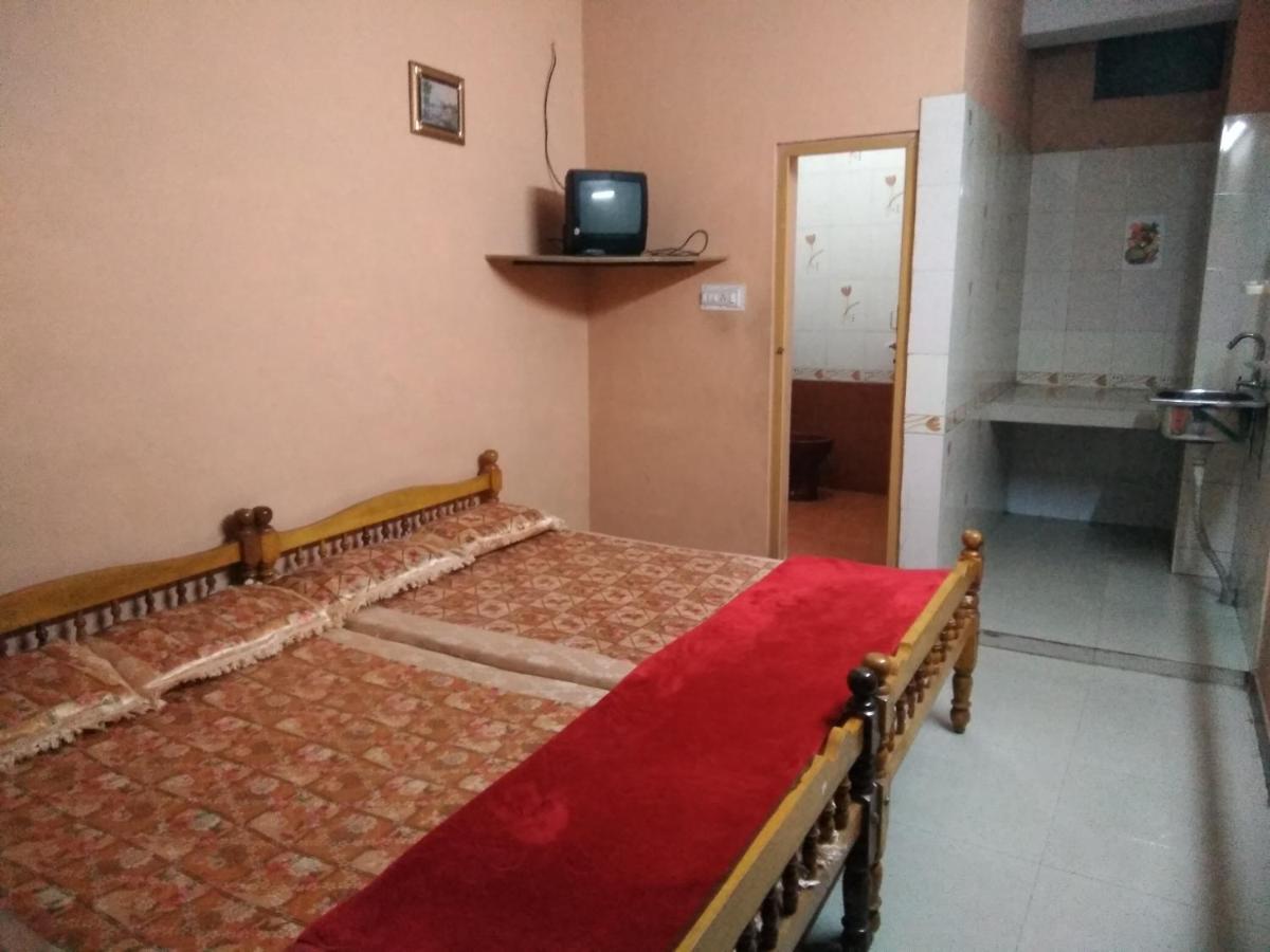 Maniis Homestay Vālpārai Esterno foto