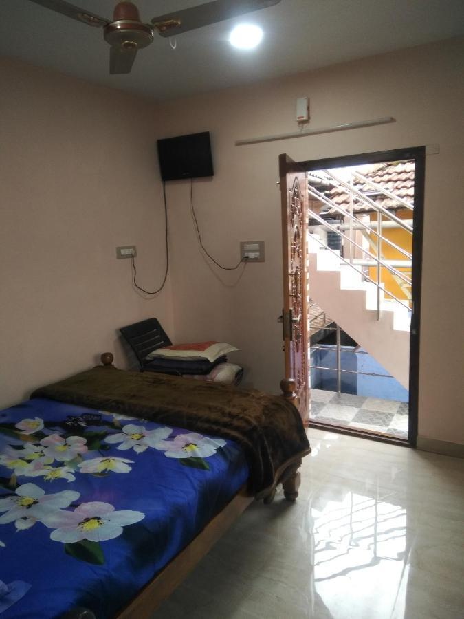 Maniis Homestay Vālpārai Esterno foto