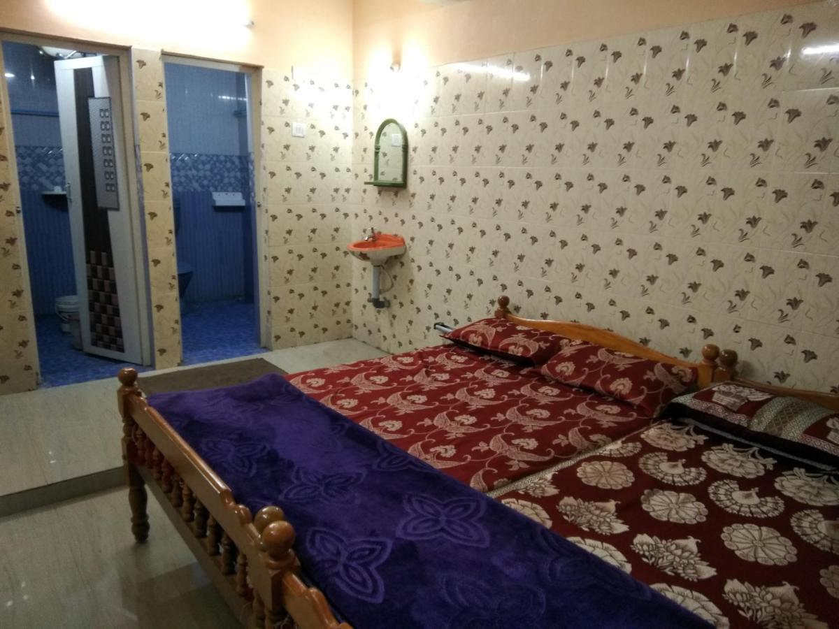 Maniis Homestay Vālpārai Esterno foto