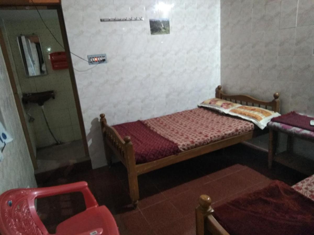 Maniis Homestay Vālpārai Esterno foto
