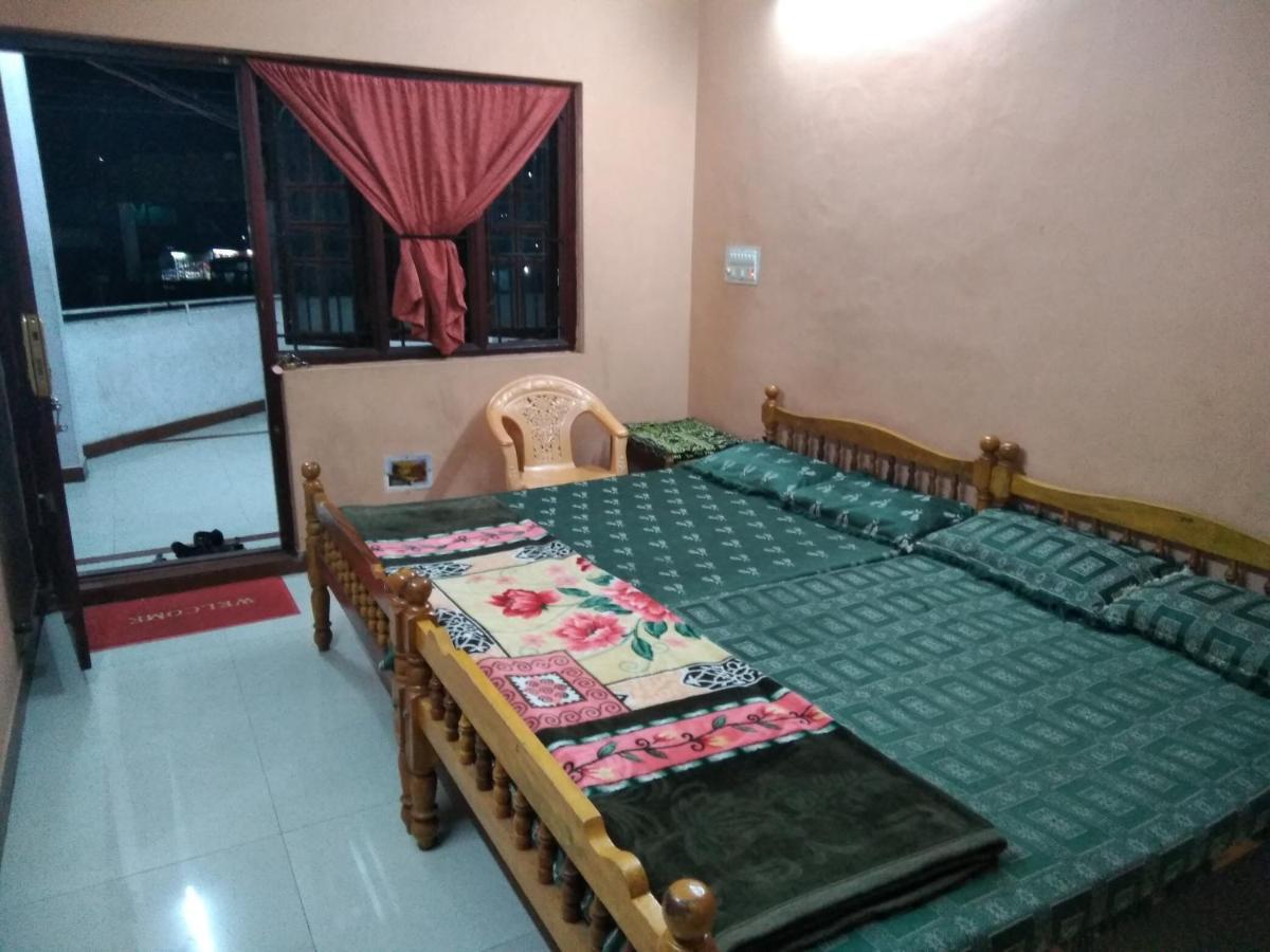 Maniis Homestay Vālpārai Esterno foto